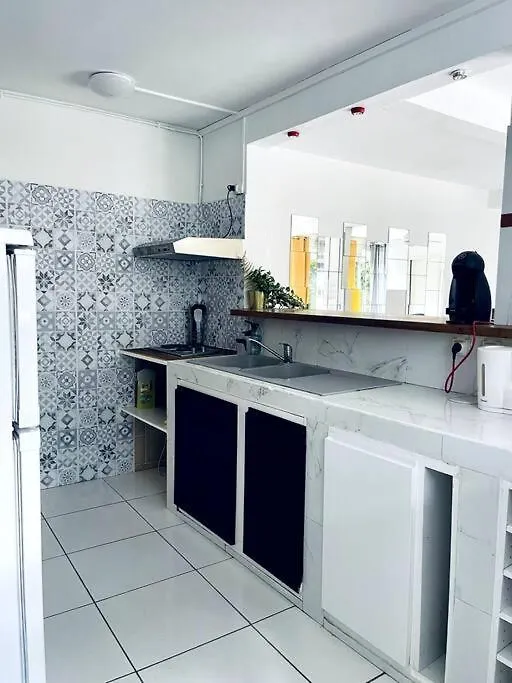 Bas De Villa F2 Cloture Avec Jardin Au Lamentin Apartament